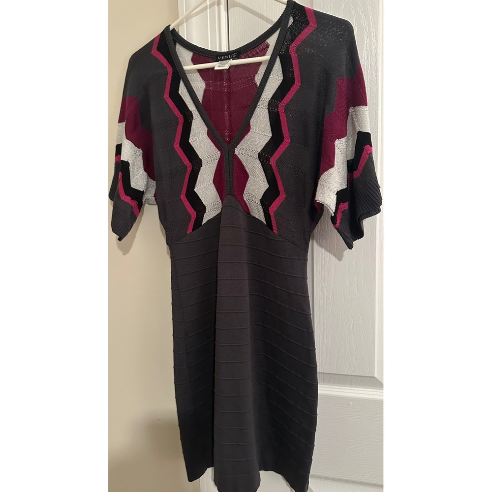 Venus Women's Gray V Neck Bandage Knit Bodycon Dress Geometric Pattern Medium‎